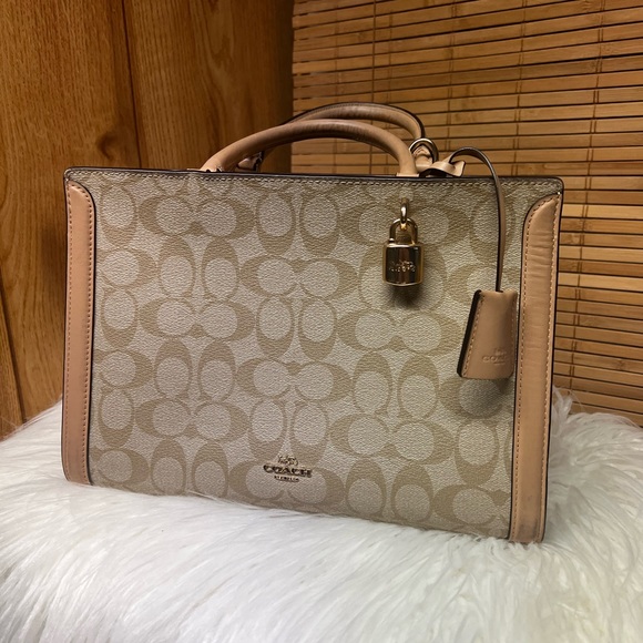 Zoe Carryall - Picture 10 of 10